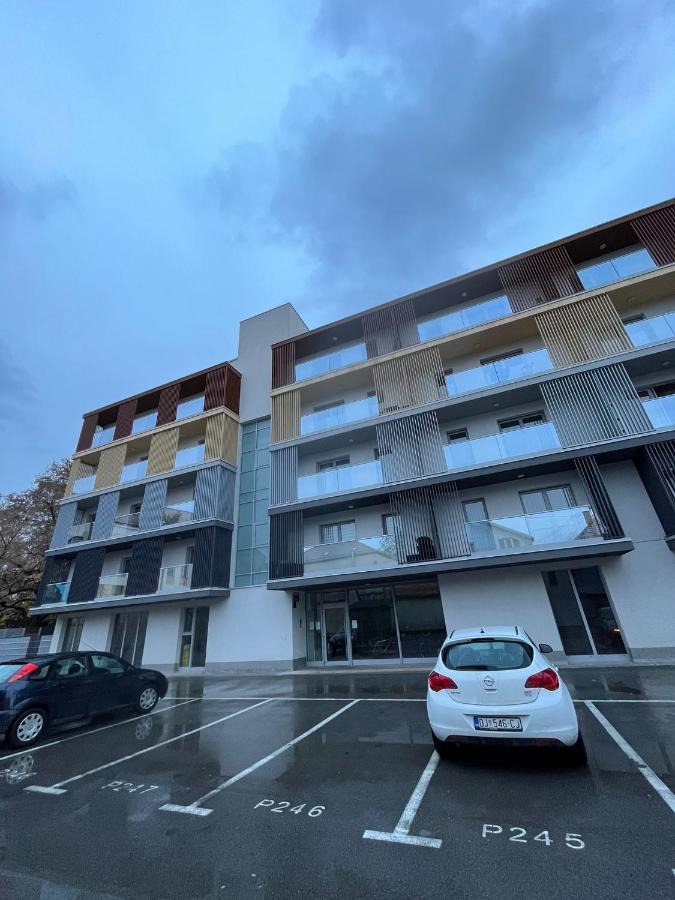 Studio Apartman Implex Apartment Ðakovo Exterior foto